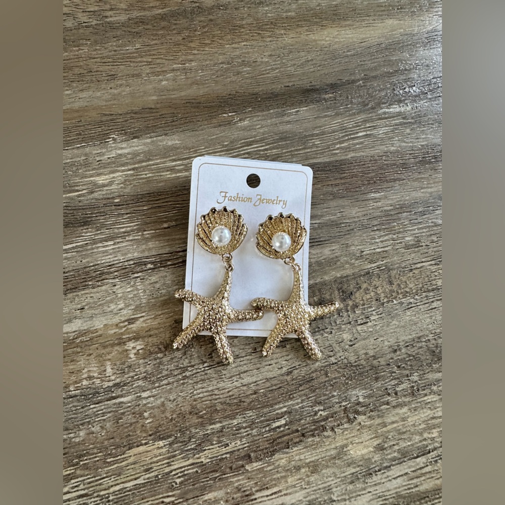 Starfish and shell with pearl
Earrings